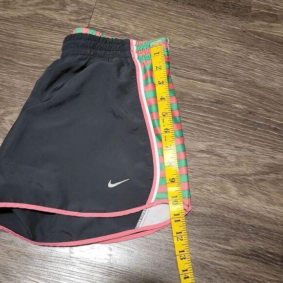 Nike Dri Fit Running Shorts Women's Size Small - Picture 5 of 6